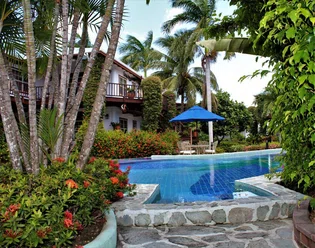 Copy-of-Pool-Palm-Entrance-from-Honeymoon-Suite-Ch